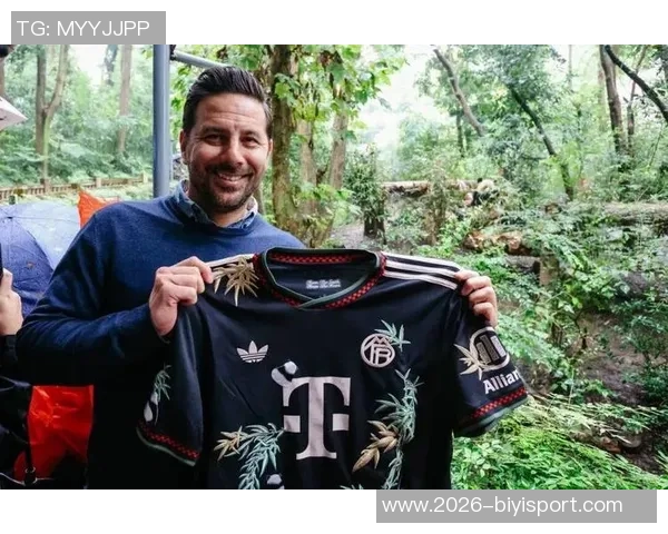 拜仁慕尼黑宣布皮萨罗启程亚洲行即将抵达成都展开活动